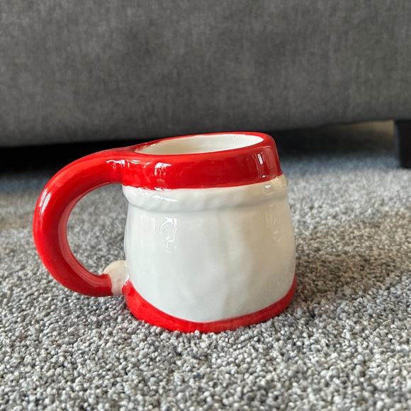 Set of 6 Santa Mugs - Picture 4 of 5